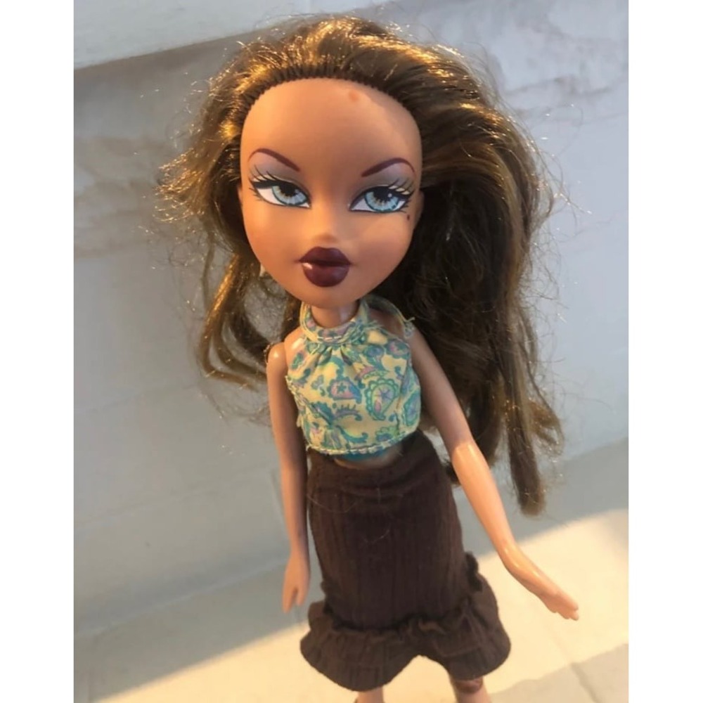 Bratz MGA 2001 Yasmin Doll‎ Brown Skirt